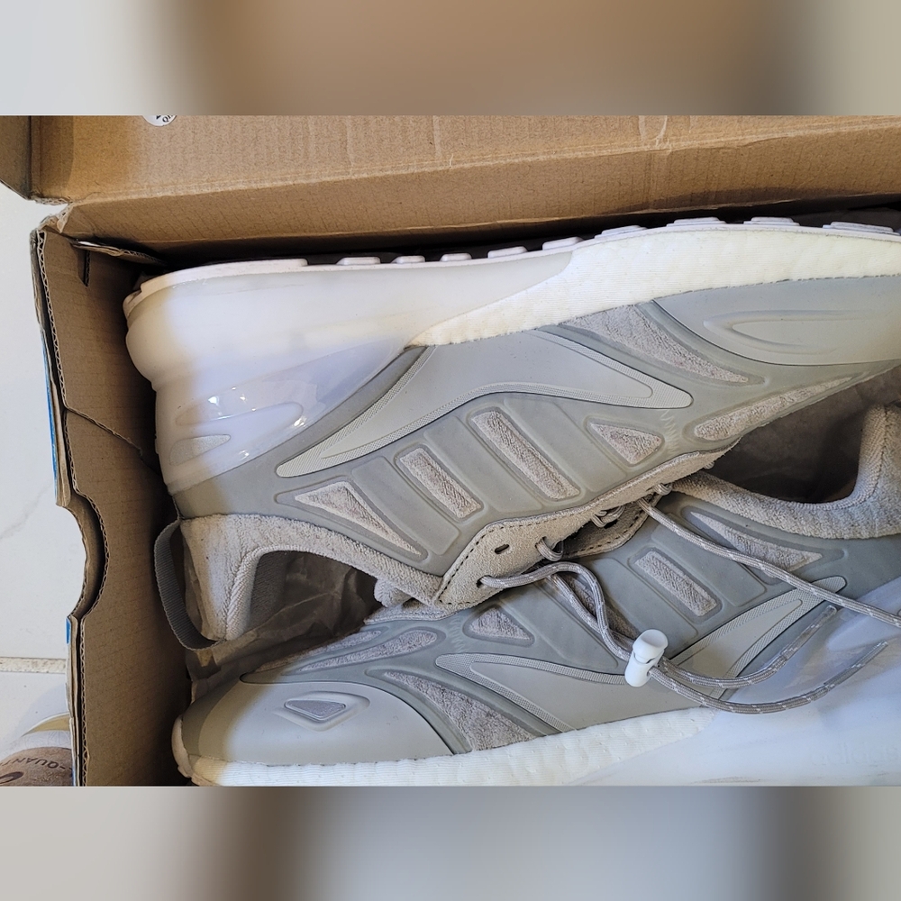 Men's Adidas Gray Sneakers like new